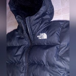 Boys Size (S)  7/8 The North Face Youth winter jacket